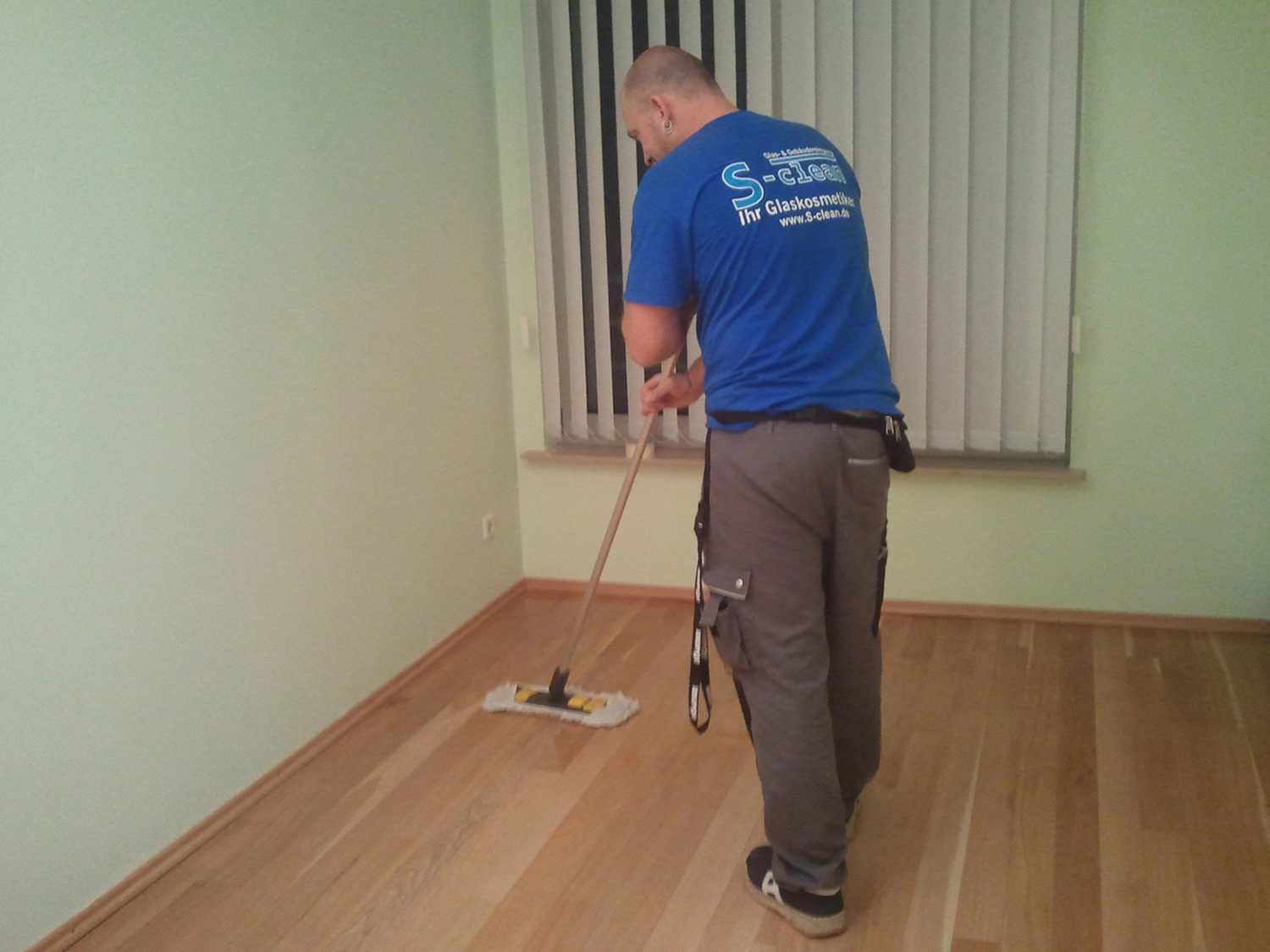 S-Clean — Glas- & Gebäudereinigung — Berlin — Büroreinigung