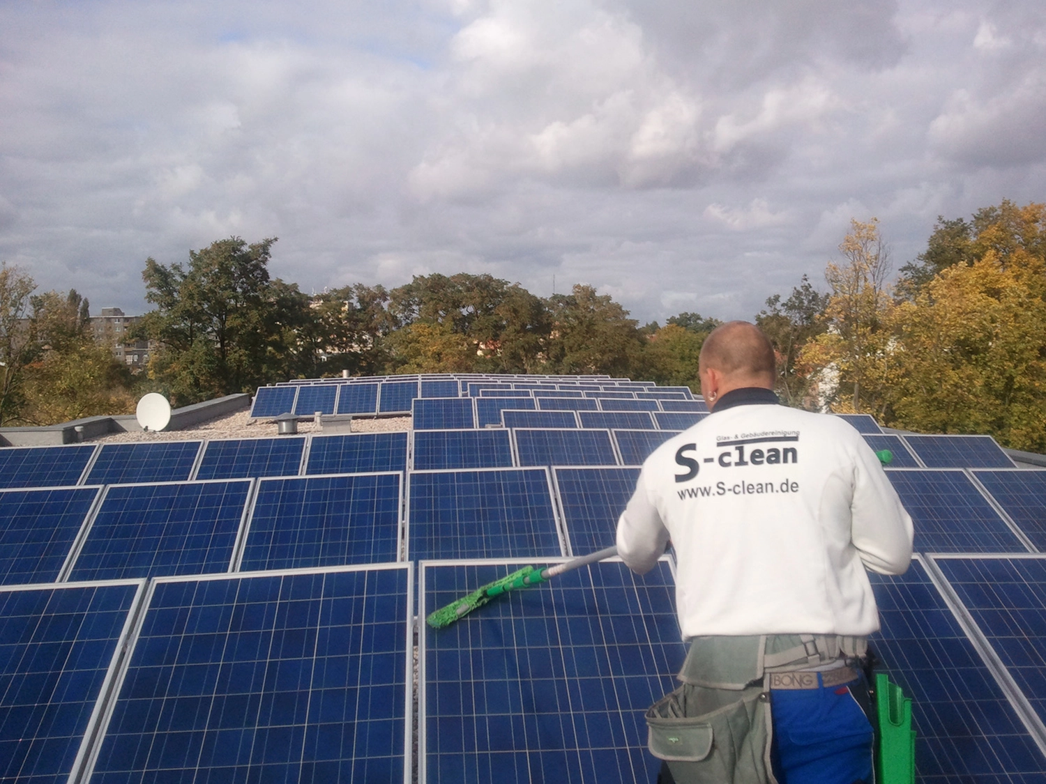 S-Clean — Glas- & Gebäudereinigung — Berlin — Grünanlagenpflege